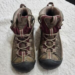 Keen Leather Hiking Boots  Keen Dry   womens size 9.5